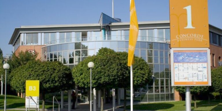 2014 FirmenvergrC3B6C39Ferung resized800x400